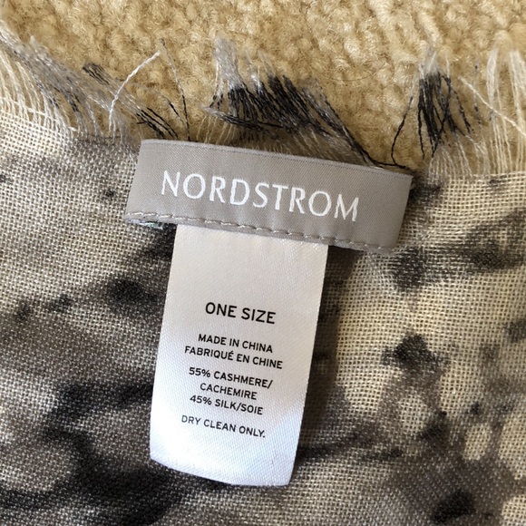 Nordstrom Eyelash Trim Print Cashmere & Silk Wrap - Picture 8 of 8
